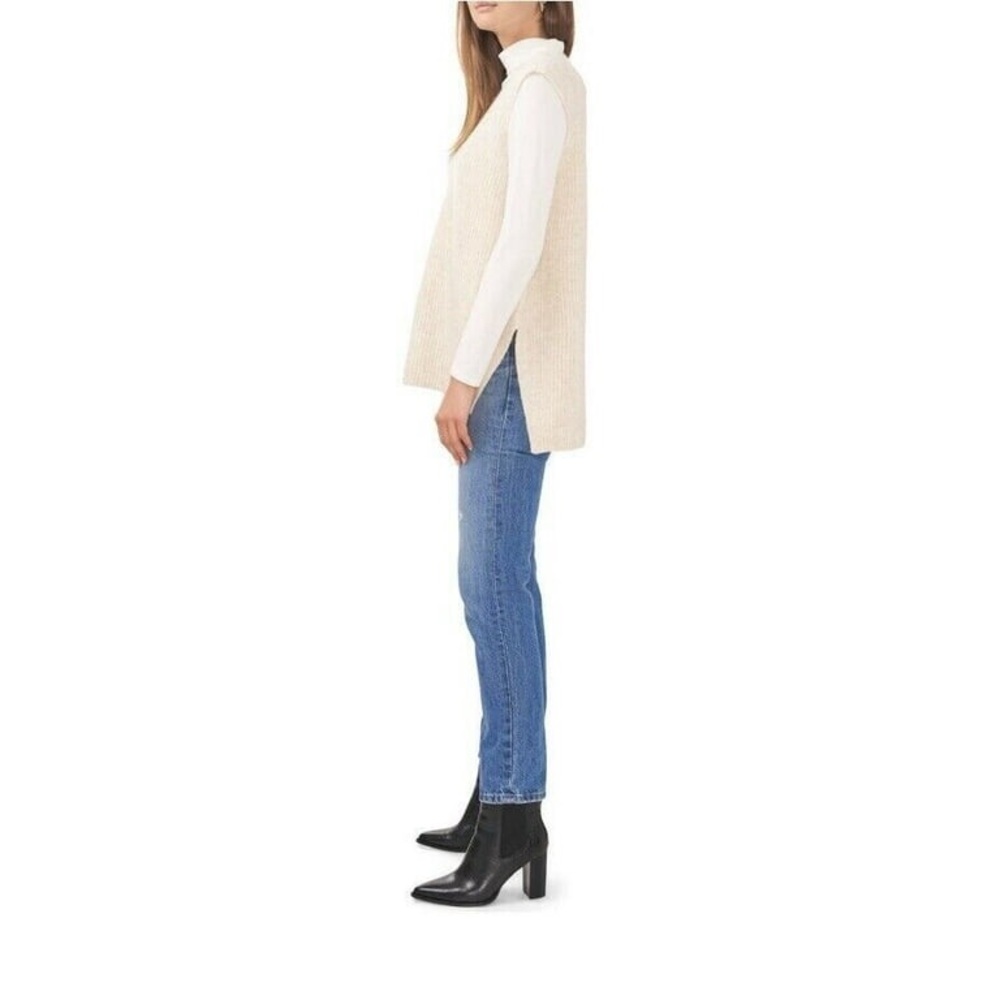 Vince Camuto Women's Oversized Knit V-Neck High-Low Sweater Vest in Malted Oat - Picture 3 of 11